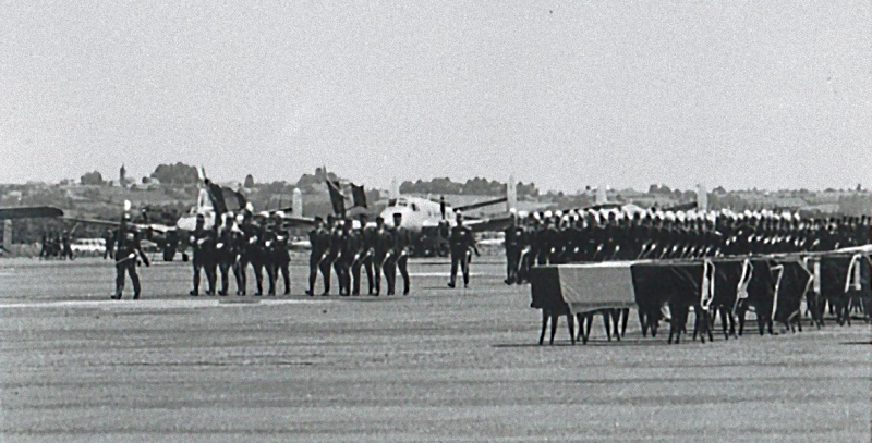 11_F 71 334 R26_e.jpg - ...